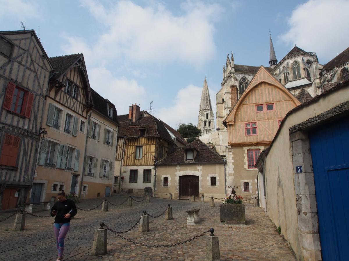 Ferienwohnung Le Mont Brenn Auxerre Exterior foto