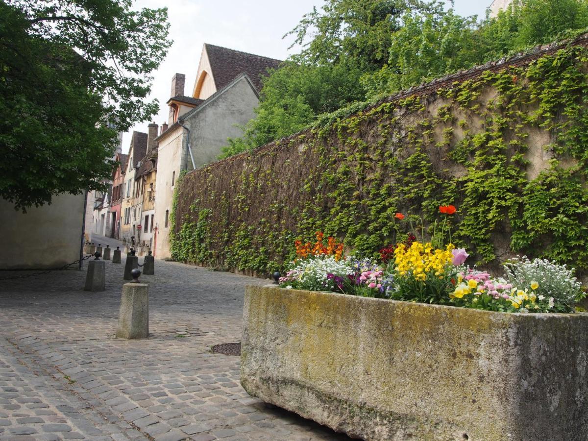 Ferienwohnung Le Mont Brenn Auxerre Exterior foto