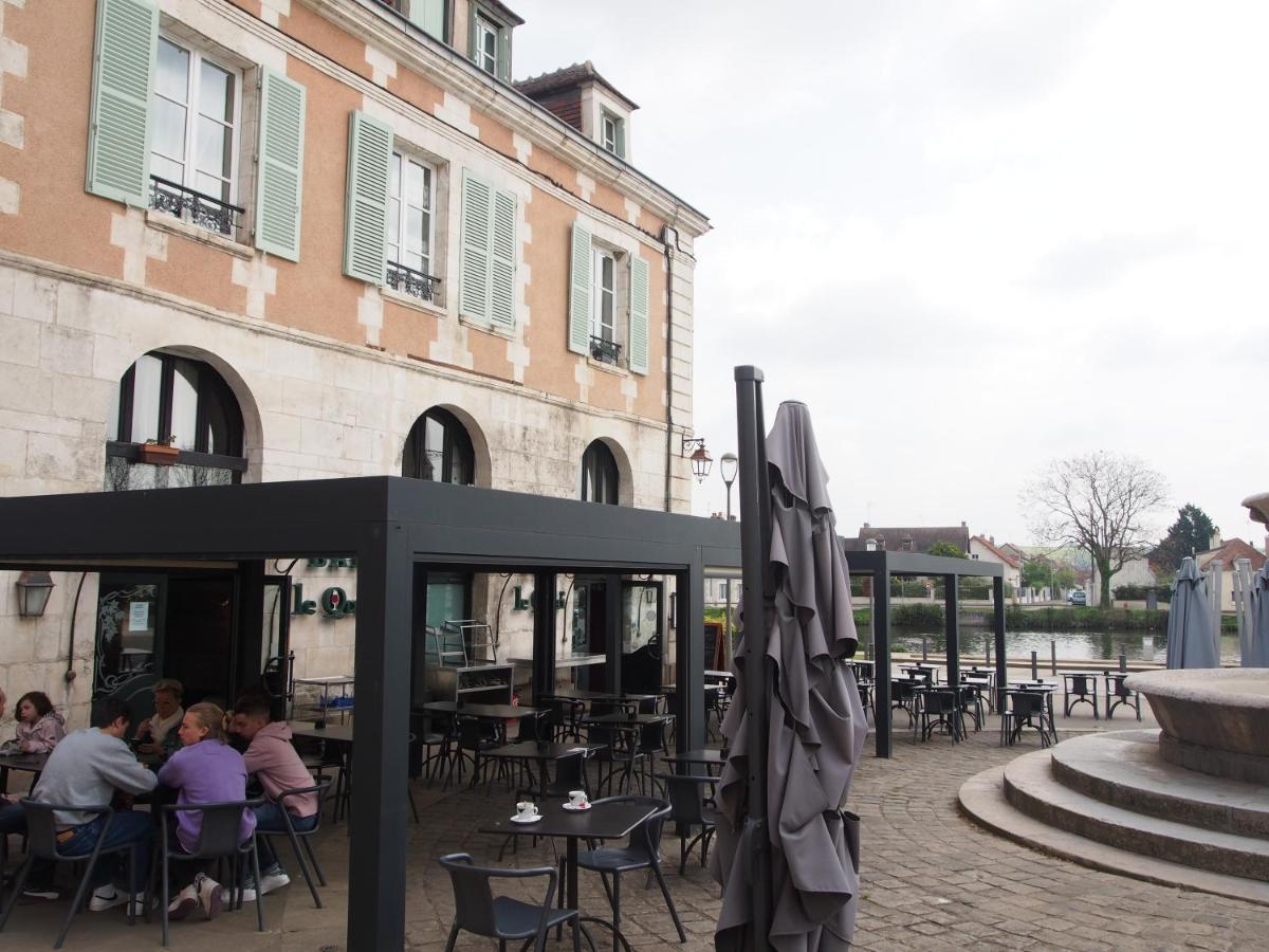 Ferienwohnung Le Mont Brenn Auxerre Exterior foto